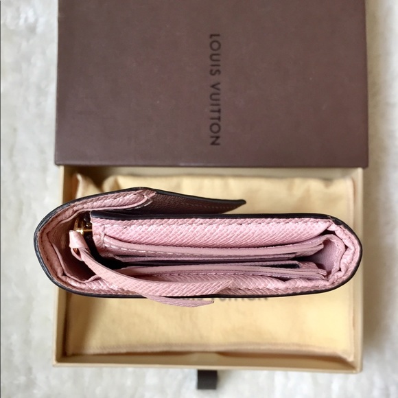 📌SOLD📌Louis Vuitton Victorine Wallet - Picture 3 of 16